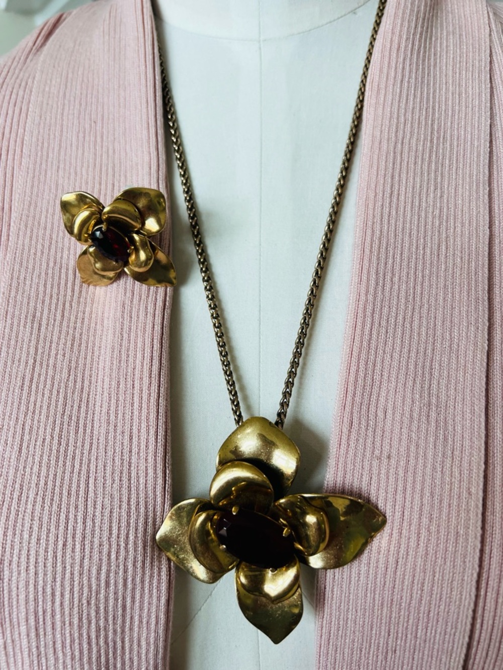 V by Eva Jeanbart-Lorenzotti vintage set: necklace & size 7 ring faux Garnet